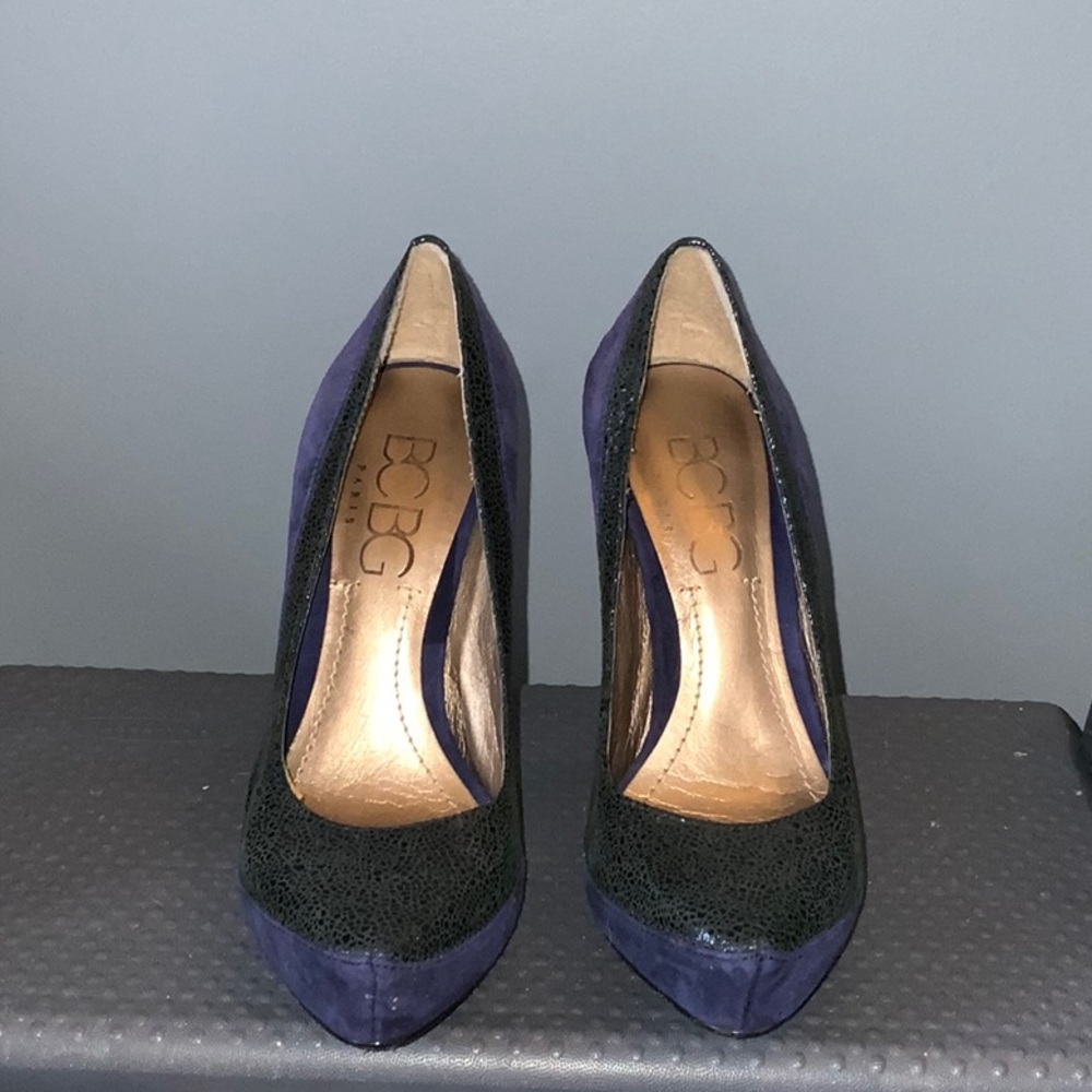 Purple and Black BCBG Pamee Pumps. Size 5.5